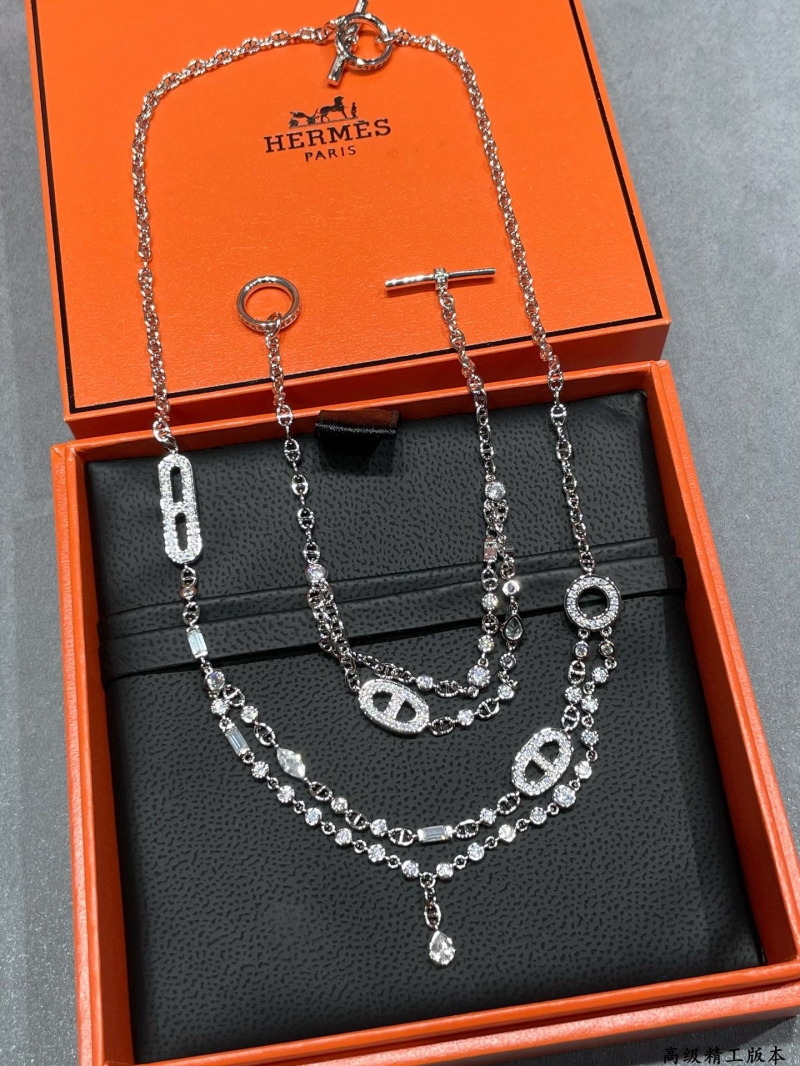 H**me5 necklaces
